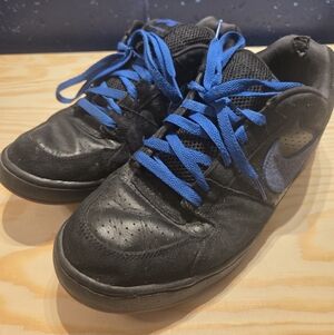 Nike SB Zoom Team Black w/ Blue Sneakers (Size 12)